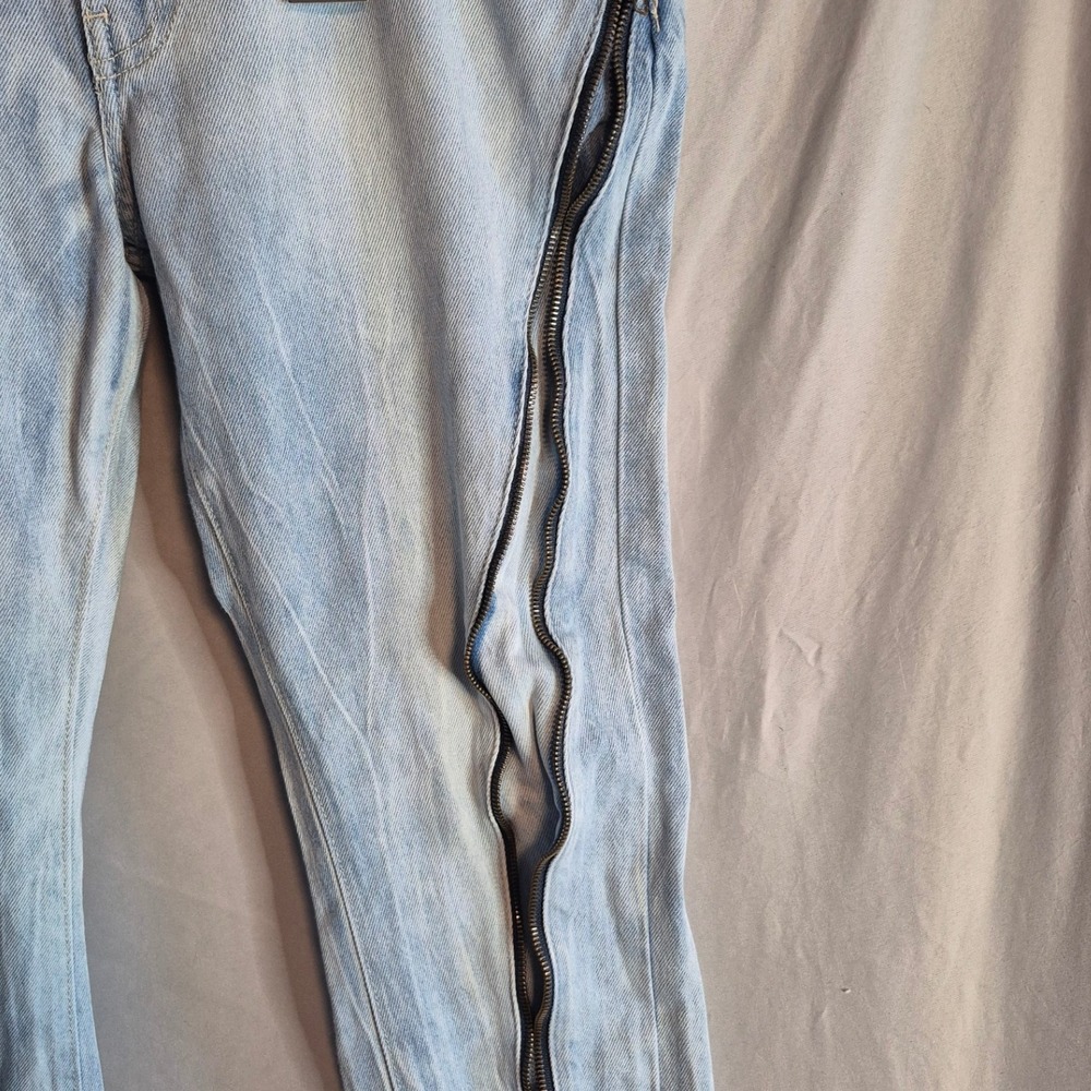 BoohooMAN Slim Rigid Flare Zip Detail Jeans Light Blue Wash Denim Mens‎ - Picture 2 of 5